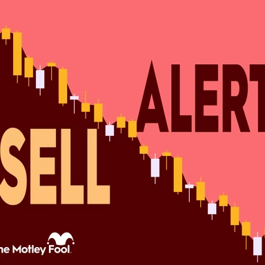 Knight-Swift EVP Sells Entire Stake in Top Trucking Firm