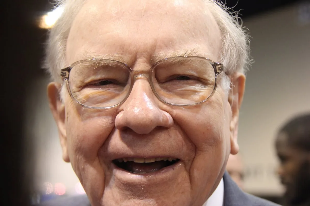 Warren Buffett’s 6-Quarter Domino’s Pizza Buy Before Retirement